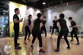 人马“维秘营” | 小卫星：美厨娘的变身图片