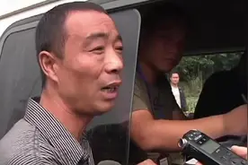 货车尾气污染超标，被拦停后司机振振有词，一听要罚款立马变脸视频封面