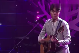 《Be Myself》吉他秀，颜值与才艺的完美结合！