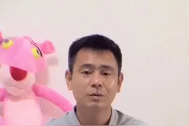 #狗狗晚上叫怎么办 两招教会你纠正狗叫的方法 避免邻居之间的矛盾 #狗