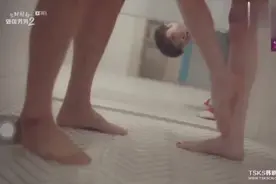 太好笑了，女子躲藏进男生宿舍造成男室友之间误会连连视频封面