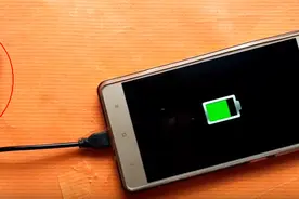 手机不用电池也能充电，看强者如何玩的视频封面