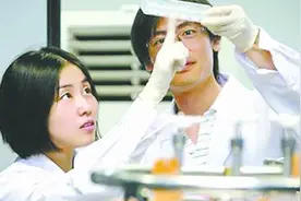 清华回应颜宁“出走”事件 3D揭秘女神学霸究竟有多牛视频封面