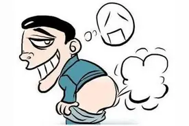 男子吃鱼后不停放屁拉出的都是油 得知真相险晕倒图片