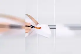 安利给你们如何晾干化妆刷与化妆刷的收纳技巧！
