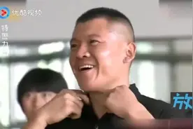 特警教官命令新学员进攻，不料学员是退役特种兵，分分钟打趴教官视频封面