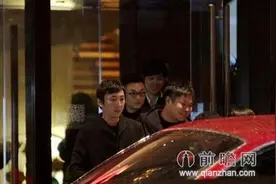 王思聪乘定制劳斯莱斯外滩约会女团 荧屏首秀合作Angelababy井柏然图片