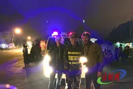 广东湛江：外国友人迷路求助 边防官兵热情帮忙图片