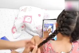 原来卷发宝宝 这样扎头发，这么好看视频封面