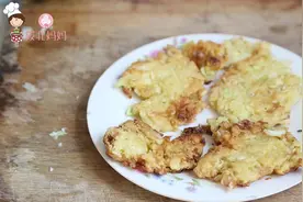 筱北妈妈用白菜做煎饼，一拌一煎，清香软糯，美味可口！视频封面