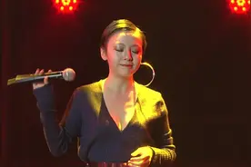 王韵壹演唱《神犬小七第二季》主题曲《今生感谢你》现场版视频封面