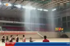 肇庆广宁被强暴雨突袭 县体育馆顶部漏水视频封面
