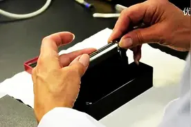 Vertu手机内部加工视频流出，不计成本，奢华到爆视频封面