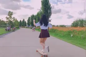 全程看腿,漂亮的滑板小姐姐技术非常赞