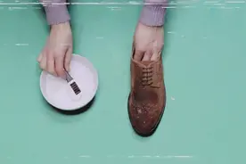 教你如何正确清洗皮鞋方法视频封面