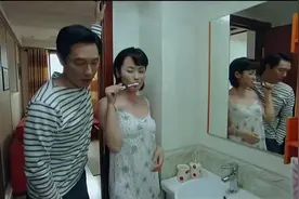 爱情有点蓝：女友一早起床，男友伺候得好周到，幸福呀视频封面