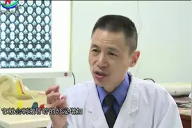 好家伙，外耳道胆脂瘤还能侵蚀骨膜和骨头？专家告诉你原因视频封面