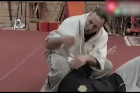 外国功夫爱好者竟精通猴拳，实战演练威力巨大视频封面