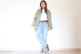 军绿色外套如何搭配？看看这位博主的选择，多套look照着穿就很美视频封面