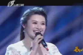 爱笑的大连姑娘出身音乐学院，一首《天蓝蓝》唱出专业水准，好听视频封面