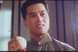 杜月笙一个削梨工夫，就把对方吓的瑟瑟发抖，不得不说气场真强视频封面