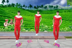 最近火热的一支舞《98K吃鸡摇》动感弹跳真带劲，只有32步附教学