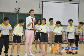 东莞广电主持人与常平学生进行见面会图片