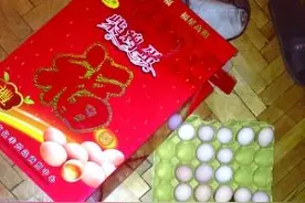 过年送礼看仔细 一箱鸡蛋应该60个实际只有30个图片