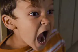 7岁小孩有超能力，惊恐之下秒杀一切，连妈妈都怕他