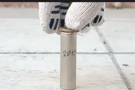 电子烟电池爆炸威力有多大，来看个小实验！