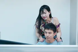 白领、蓝领就是你真正的身份象征吗？看看这小伙给解释的吧！视频封面