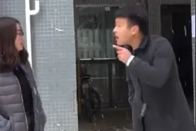逗逼情侣吵架分手 笑尿了图片