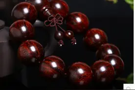 好神奇！小叶紫檀竟然还有色差！最后却都是紫黑色！图片