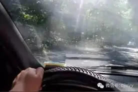 阳光下行车，也有恐怖的一瞬间，知道咋办吗？图片