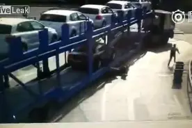 大卡车碾过摇篮车，小孩还能活吗？图片