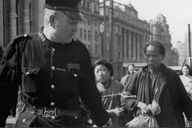西安解放前的最后黑暗，二流子混进人群图片