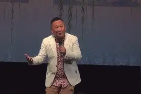 巴蜀笑星李伯清徒弟廖健演唱《素芬》不愧是刀郎的好友台风好