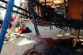 男子玩海盗船身亡 身体被卷入海盗船设备内当场死亡图片