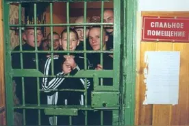 边疆区的“熊孩子”：袭警震动中央 专家吁完善未成年犯罪立法图片