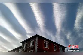 江西出现带状云（组图） 盘点神奇葩的云：UFO状云、七彩云图片