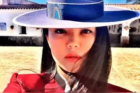 竟然瘦了！李湘自拍碎发随风飘 西班牙女郎造型抢镜图片