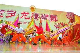 狮山松岗百年狮会昨日热闹上演 数百铁粉冒雨撑场图片