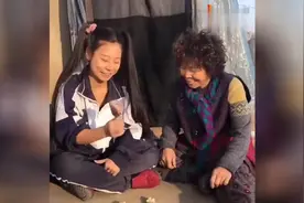 雪姐教妈妈演戏，妈妈频频笑场雪姐白挨打了，看完忍不住笑了！