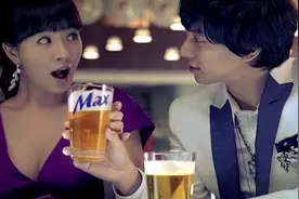 如何倒啤酒不让啤酒起泡，这一招看到就是赚到视频封面