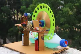 牛人发明新型泡泡机，这也能想到，简直就是天才！