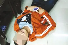 执法人员查处“电的”频遭暴力抗法图片