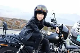 跆拳道：龙拳小子林秋楠与车的不解情缘！视频封面