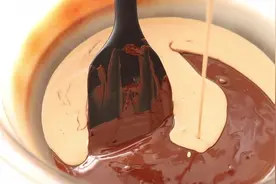 如何制作情人节巧克力视频封面