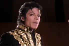 为非洲筹集至少6000万美元的慈善捐款之歌《 We Are The World》