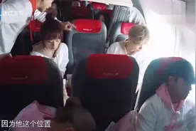 鹿晗坐飞机竟身体不适，兄弟团暖心安慰，小鹿满脸的感动！